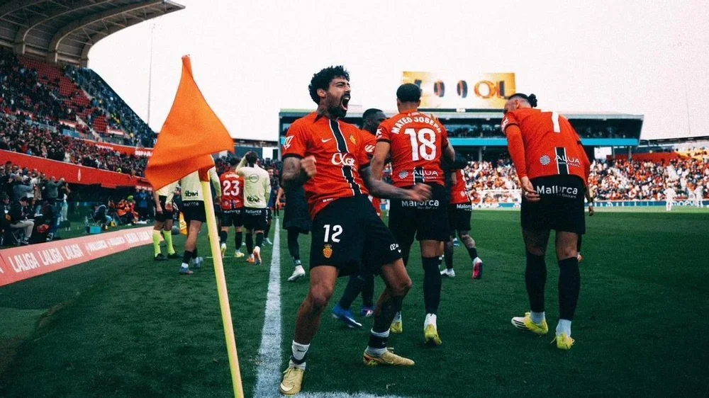 Samu Costa celebra su gol frente al Espanyol, en Son Moix.