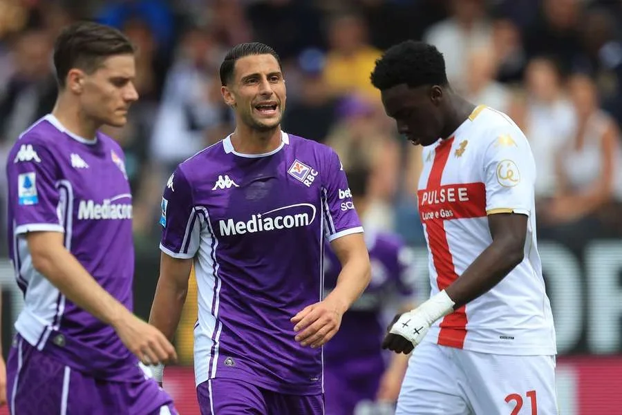 La Fiorentina cumple el menor de los objetivos
